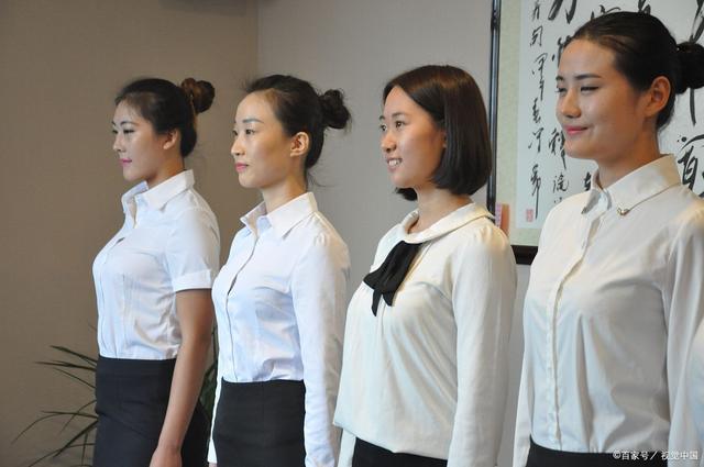 內(nèi)外兼修 文化經(jīng)紀(jì)人服務(wù)中的專(zhuān)業(yè)禮儀與個(gè)人形象塑造